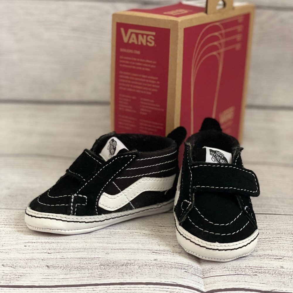 Infant Sk8-Hi crib VANS, blk & white, size 3.
